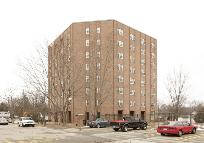 McNamara Towers I in Livonia, MI - Building Photo - Building Photo