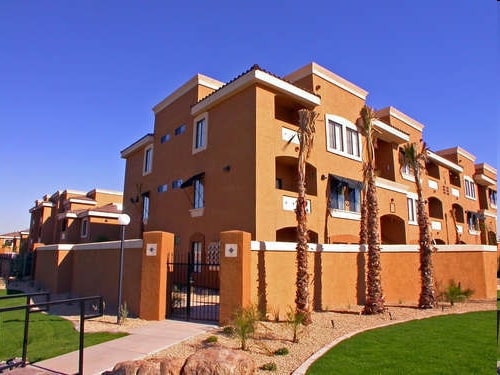 Colonia Del Sol Apartments in Phoenix, AZ - Building Photo