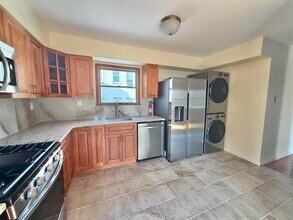 406 5th St in Union City, NJ - Building Photo - Building Photo