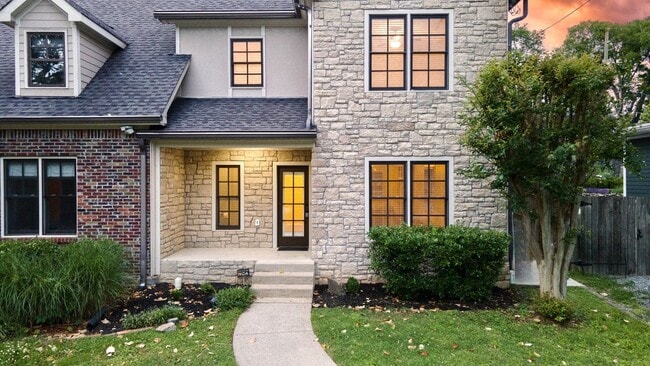 2124 W Linden Ave in Nashville, TN - Building Photo - Building Photo