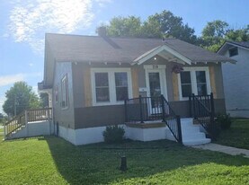 719 S Market St in Mt Vernon, MO - Building Photo