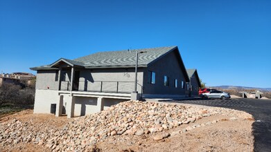 570 Bent River Rd in Clarkdale, AZ - Foto de edificio - Building Photo
