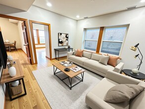 5715 W Irving Park Rd in Chicago, IL - Building Photo - Building Photo