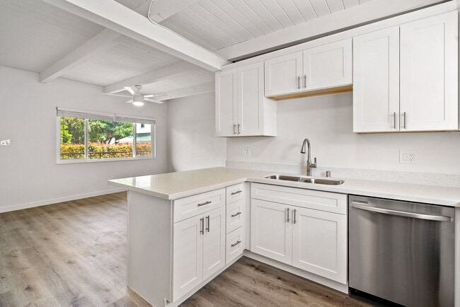 524 Dana St in San Luis Obispo, CA - Foto de edificio - Building Photo
