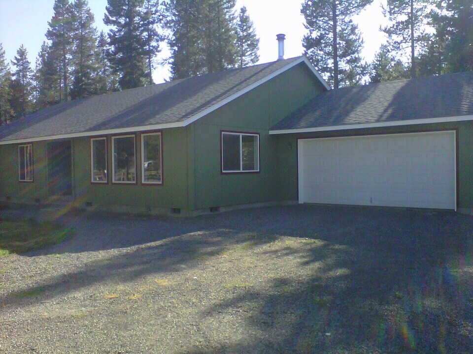 53617 Big Timber Ln in La Pine, OR - Building Photo