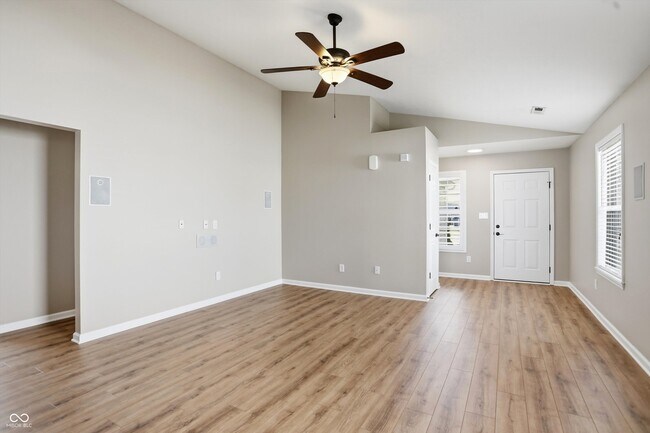 5561 Wild Horse Dr in Indianapolis, IN - Building Photo - Building Photo