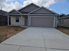 1658 Lilyturf Rd in New Braunfels, TX - Building Photo