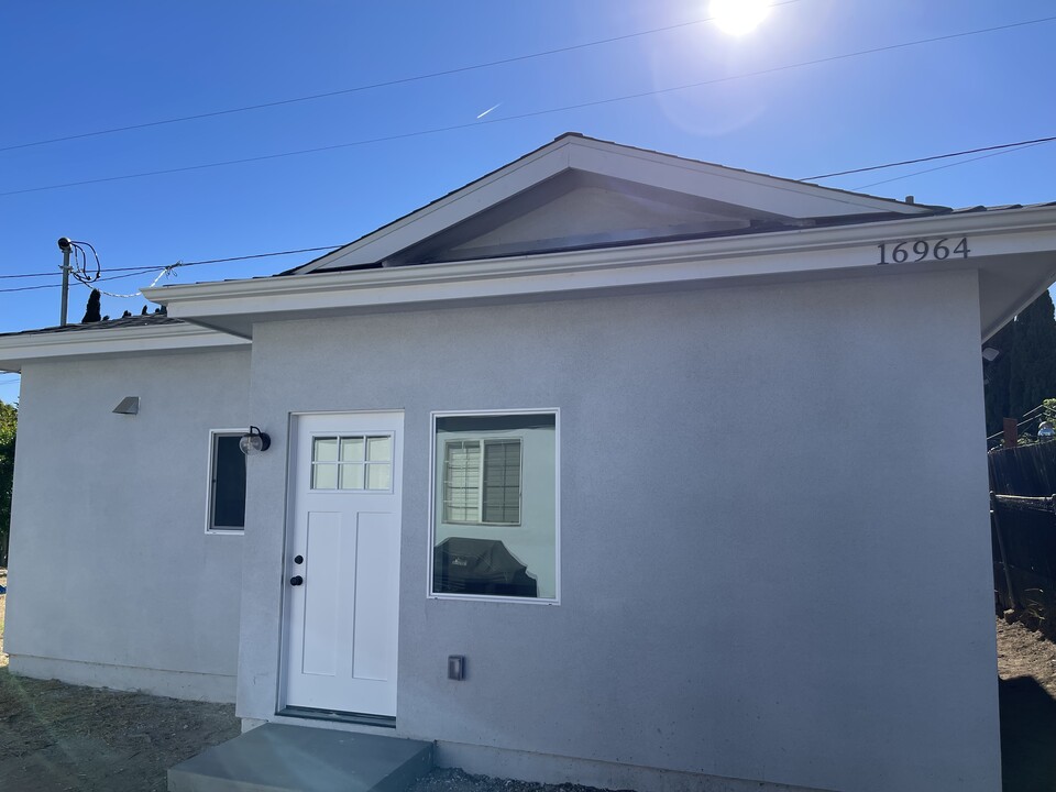 16964 Main St in La Puente, CA - Building Photo