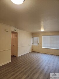 1514 S 175 E St photo'