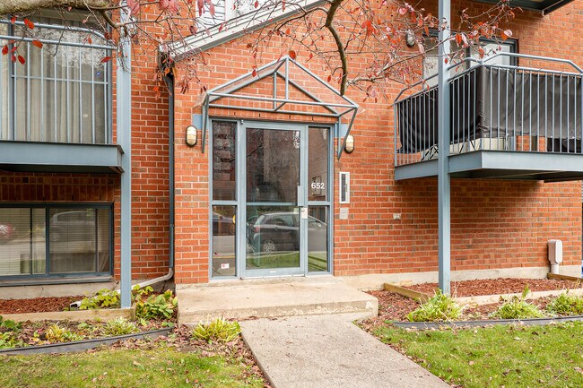 648 36E Av in Montréal, QC - Building Photo - Building Photo