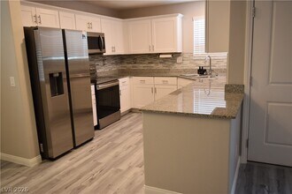 12107 Azure Gate Rd in Las Vegas, NV - Building Photo - Building Photo