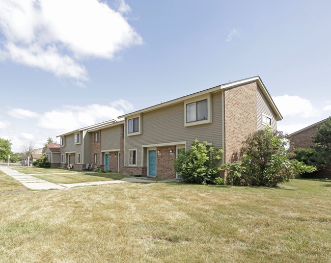 The Meadows in Roseville, MI - Foto de edificio - Building Photo