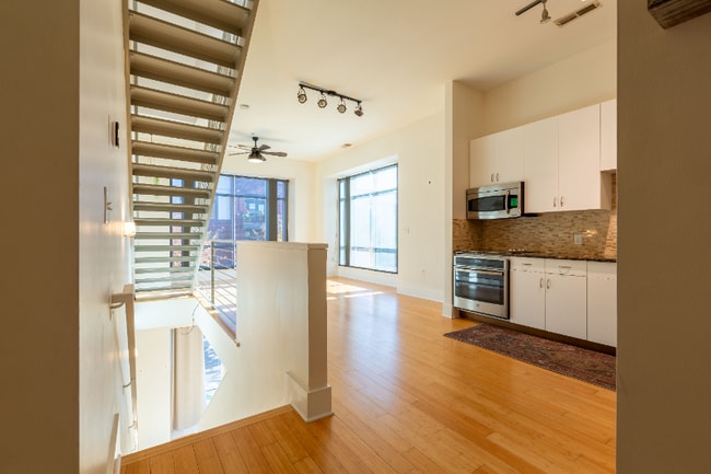 property at 2133 Southend Dr