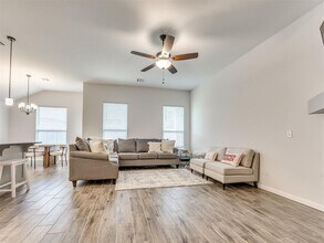 2323 Arcady Ave in Norman, OK - Building Photo - Building Photo