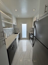 1015 N La Jolla Ave, Unit 1013 in West Hollywood, CA - Building Photo - Building Photo