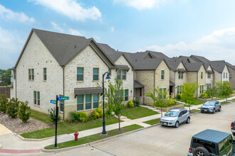 Meadow Crest in North Richland Hills, TX - Building Photo - Building Photo