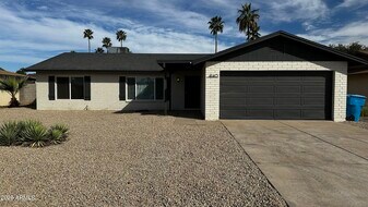 4140 W Orchid Ln in Phoenix, AZ - Building Photo