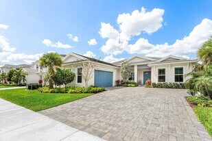 9256 Crestview Cir in Palm Beach Gardens, FL - Building Photo