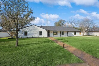 12417 Quincy Ln in Dallas, TX - Building Photo - Building Photo