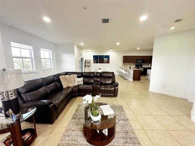 260 NW 109th Ave in Miami, FL - Building Photo - Building Photo