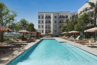 The Daphne in Los Angeles, CA - Building Photo - Building Photo