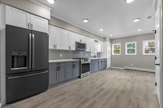 1033 E 23rd St in Paterson, NJ - Building Photo - Building Photo