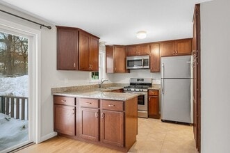 1431 Pawtucket Blvd in Lowell, MA - Building Photo - Building Photo