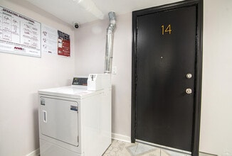 Fraser Flats in Los Angeles, CA - Building Photo - Building Photo