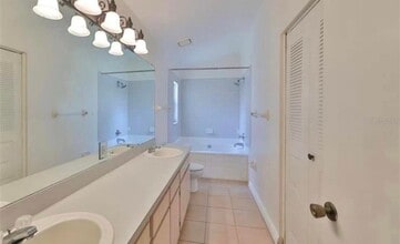 1955 Erin Brooke Dr in Valrico, FL - Building Photo - Building Photo