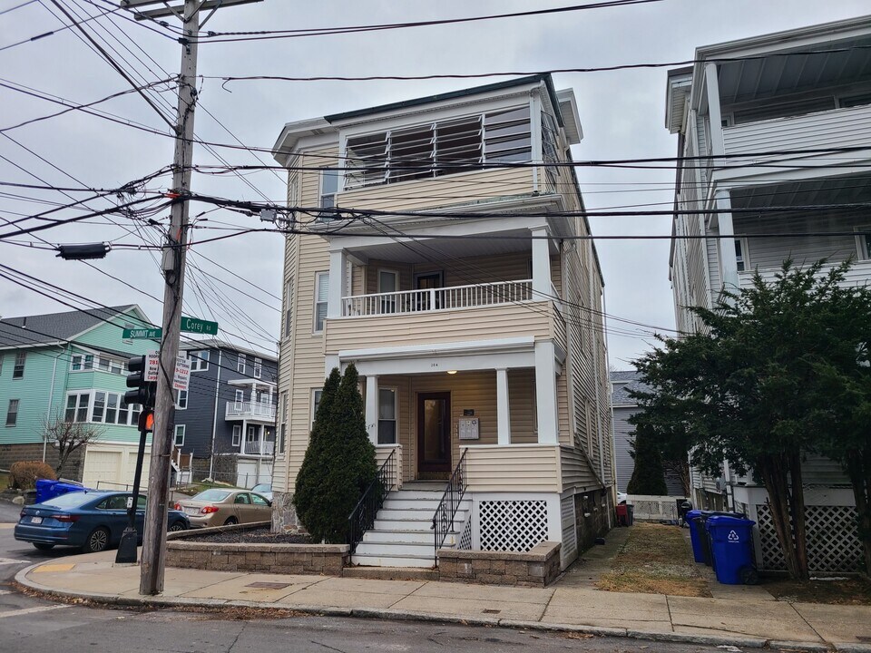 284 Summit Ave, Unit 3 in Boston, MA - Building Photo