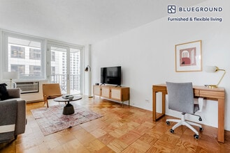 230 W 55th St in New York, NY - Building Photo - Building Photo