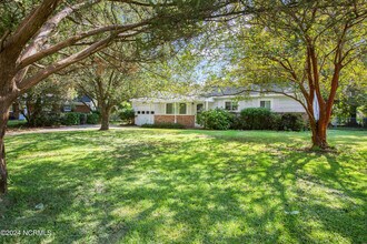 102 Ivey Ct in Jacksonville, NC - Building Photo - Building Photo