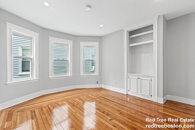 79 Pleasant St, Unit 2 in Boston, MA - Building Photo - Building Photo