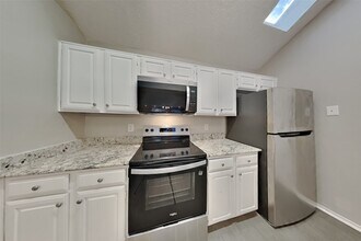 2007 Barronett Bend in Sugar Land, TX - Building Photo - Building Photo