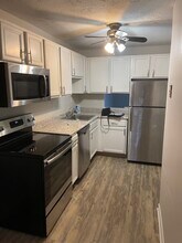 347 Oakland St in Manchester, CT - Foto de edificio - Building Photo