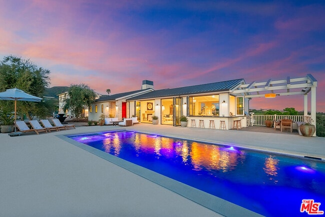 5770 Busch Dr in Malibu, CA - Building Photo - Building Photo