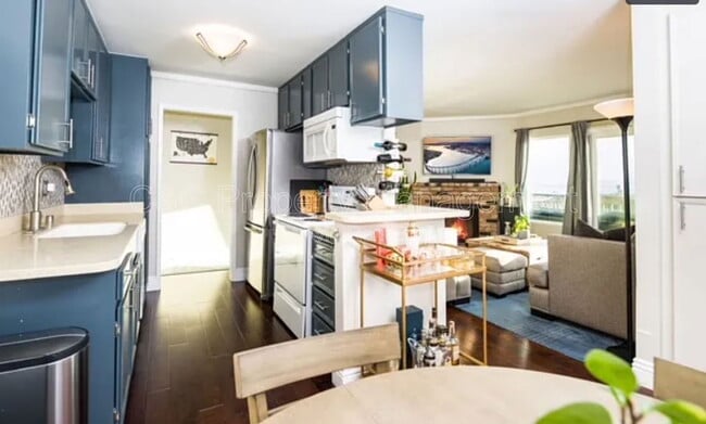 2319 Curlew St in San Diego, CA - Building Photo - Building Photo