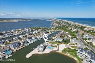 125 NJ-35 in Mantoloking, NJ - Building Photo - Building Photo