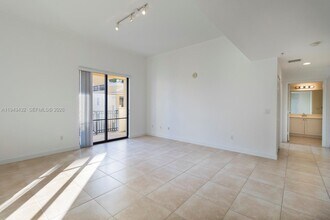 8395 SW 73rd Ave in Miami, FL - Building Photo - Building Photo