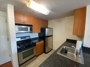 455 Main St, Unit 15E in New York, NY - Foto de edificio - Building Photo