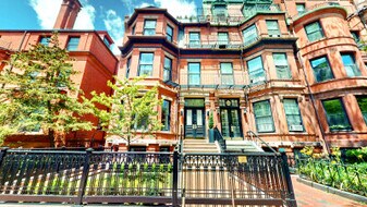 279 Marlborough St, Unit CH in Boston, MA - Building Photo