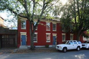 32 N College St in Schenectady, NY - Building Photo