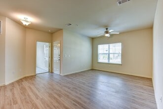 Shadow Ridge Apartment Homes in Round Rock, TX - Foto de edificio - Building Photo