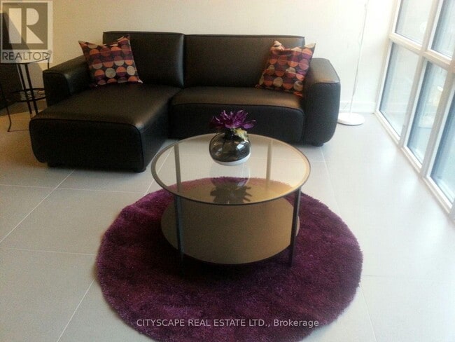 3 Market St. in Toronto, ON - Building Photo - Building Photo