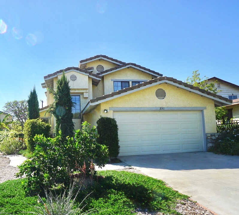 251-253 Laurel Ave in Brea, CA - Building Photo