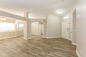 633 Willowick Ave in North Las Vegas, NV - Building Photo - Building Photo