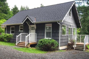 9717 Vernhardson Pl in Gig Harbor, WA - Building Photo