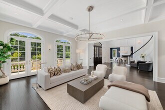 828 North Street in Greenwich, CT - Foto de edificio - Building Photo
