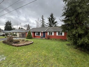 31348 NW Cottage St in North Plains, OR - Building Photo - Building Photo