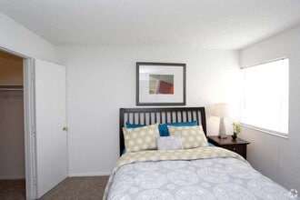 M Club Apartments in Indianapolis, IN - Foto de edificio - Building Photo